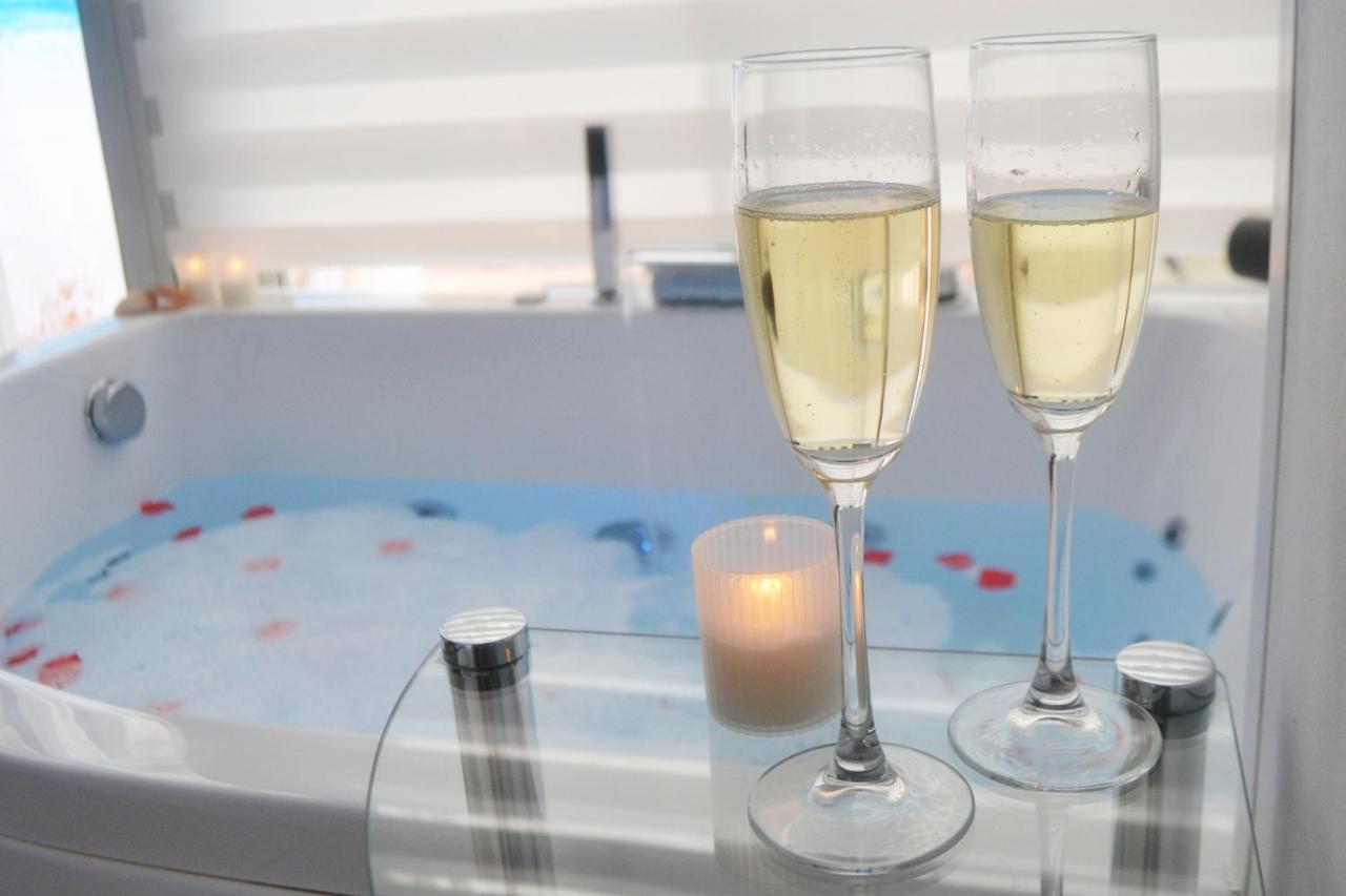 Blue Horizon Luxury Apartment เนร์คา ภายนอก รูปภาพ