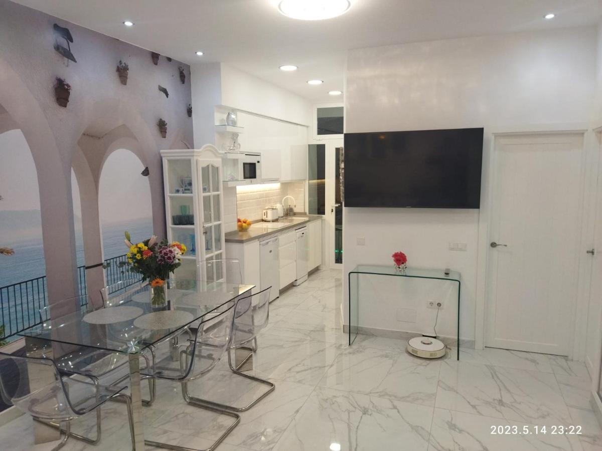 Blue Horizon Luxury Apartment เนร์คา ภายนอก รูปภาพ
