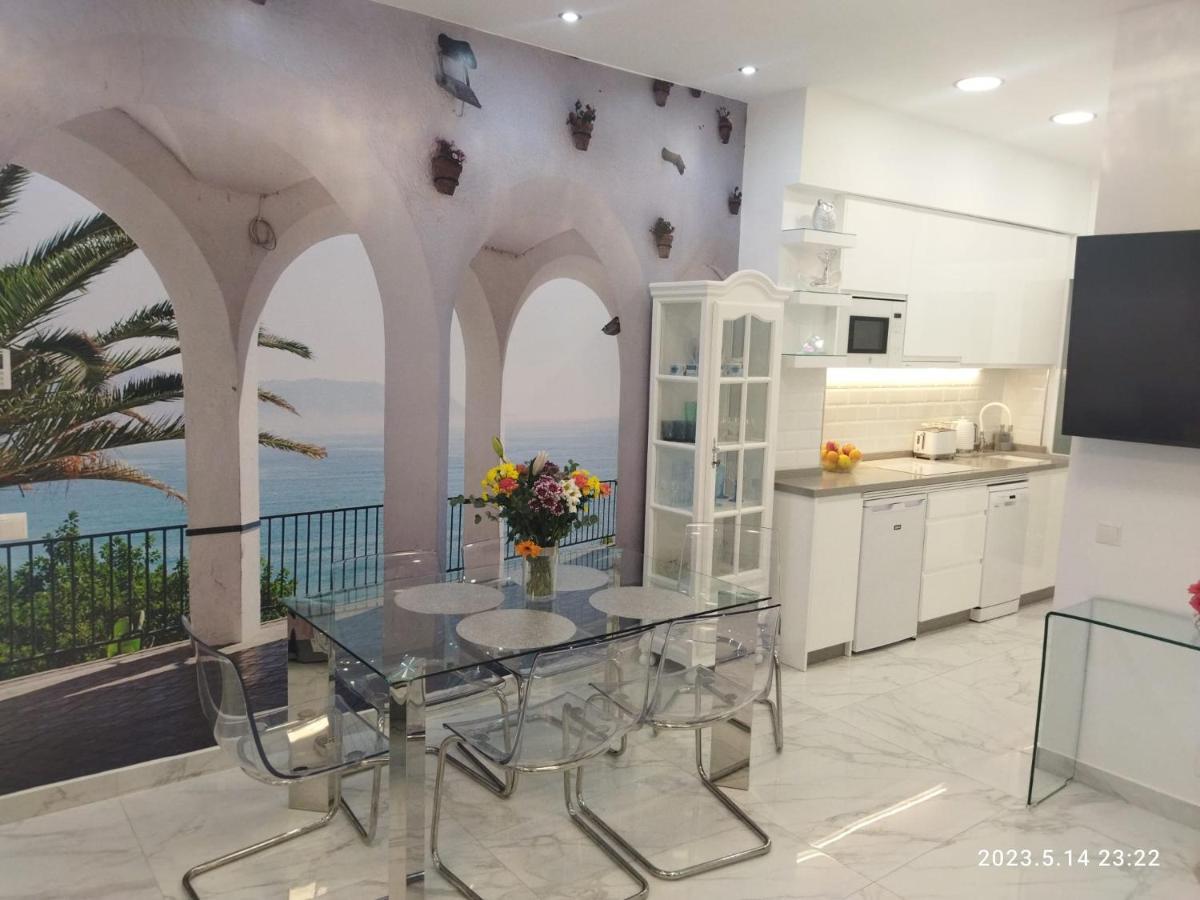 Blue Horizon Luxury Apartment เนร์คา ภายนอก รูปภาพ