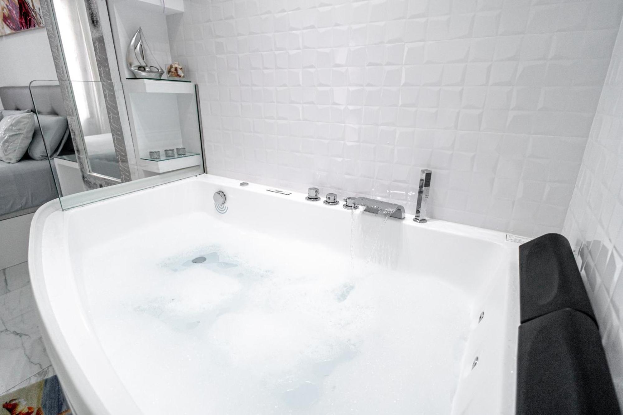 Blue Horizon Luxury Apartment เนร์คา ภายนอก รูปภาพ
