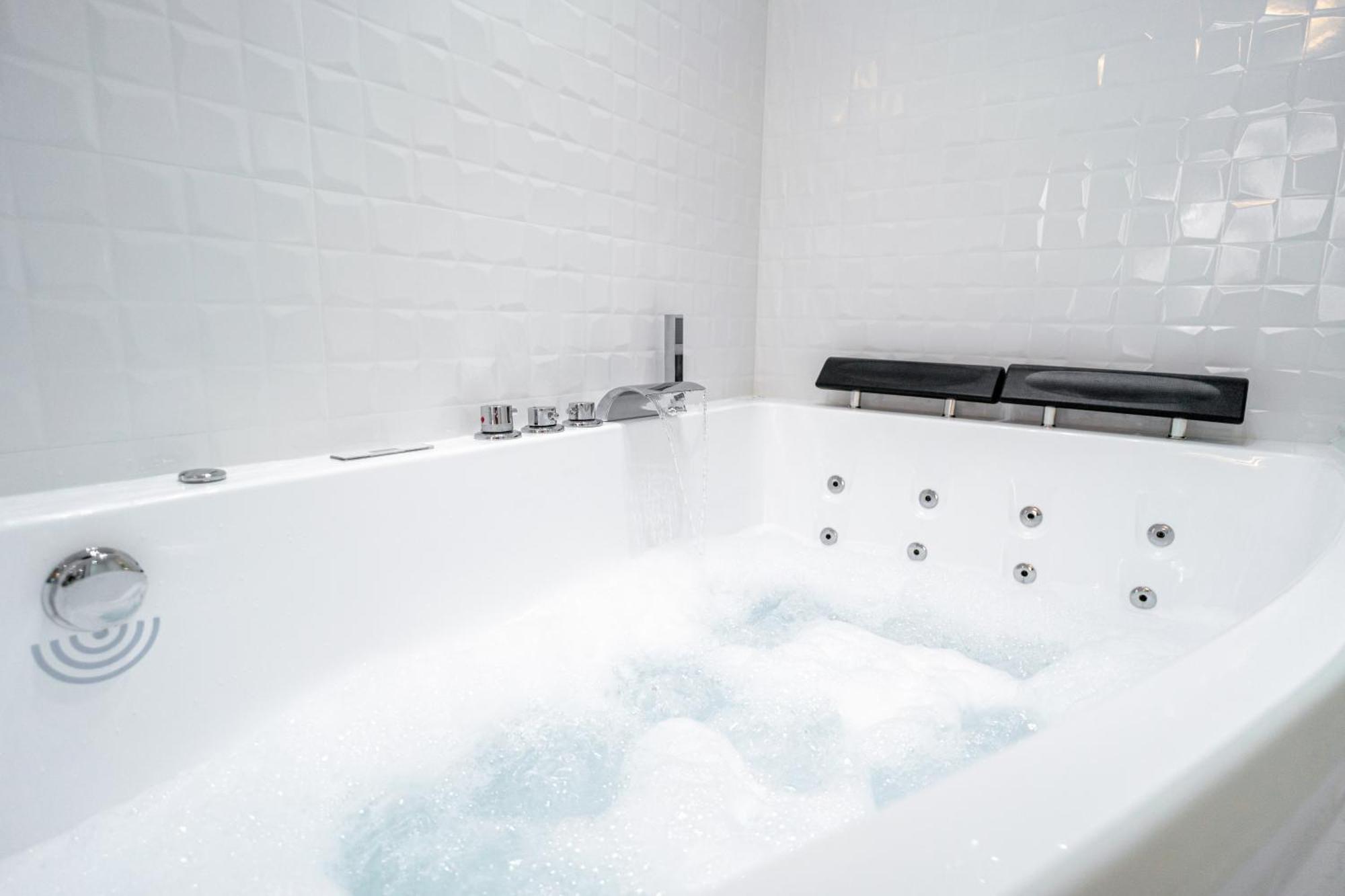 Blue Horizon Luxury Apartment เนร์คา ภายนอก รูปภาพ