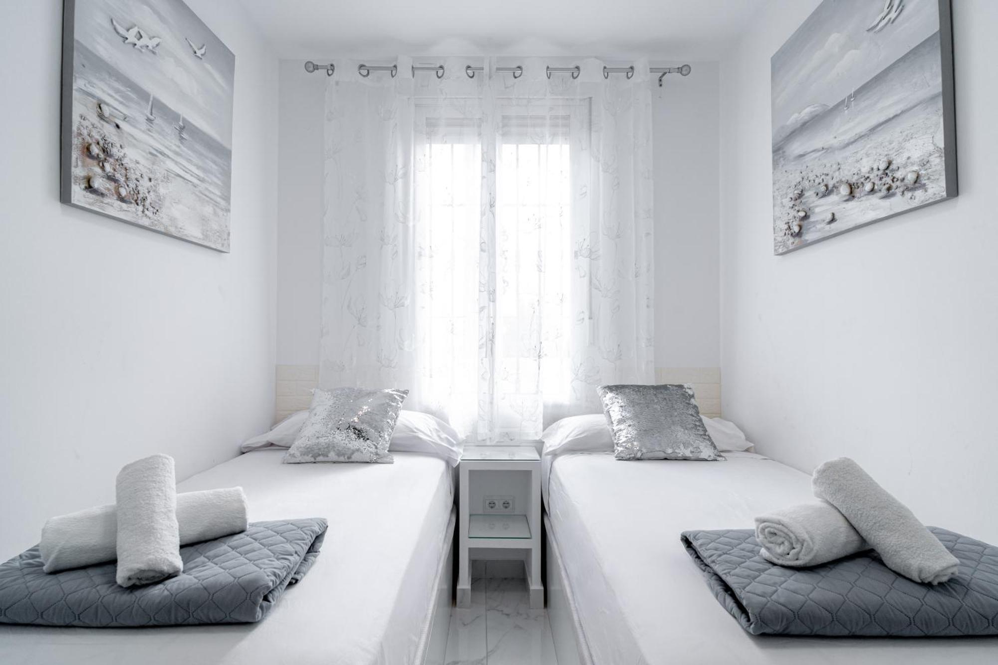 Blue Horizon Luxury Apartment เนร์คา ภายนอก รูปภาพ