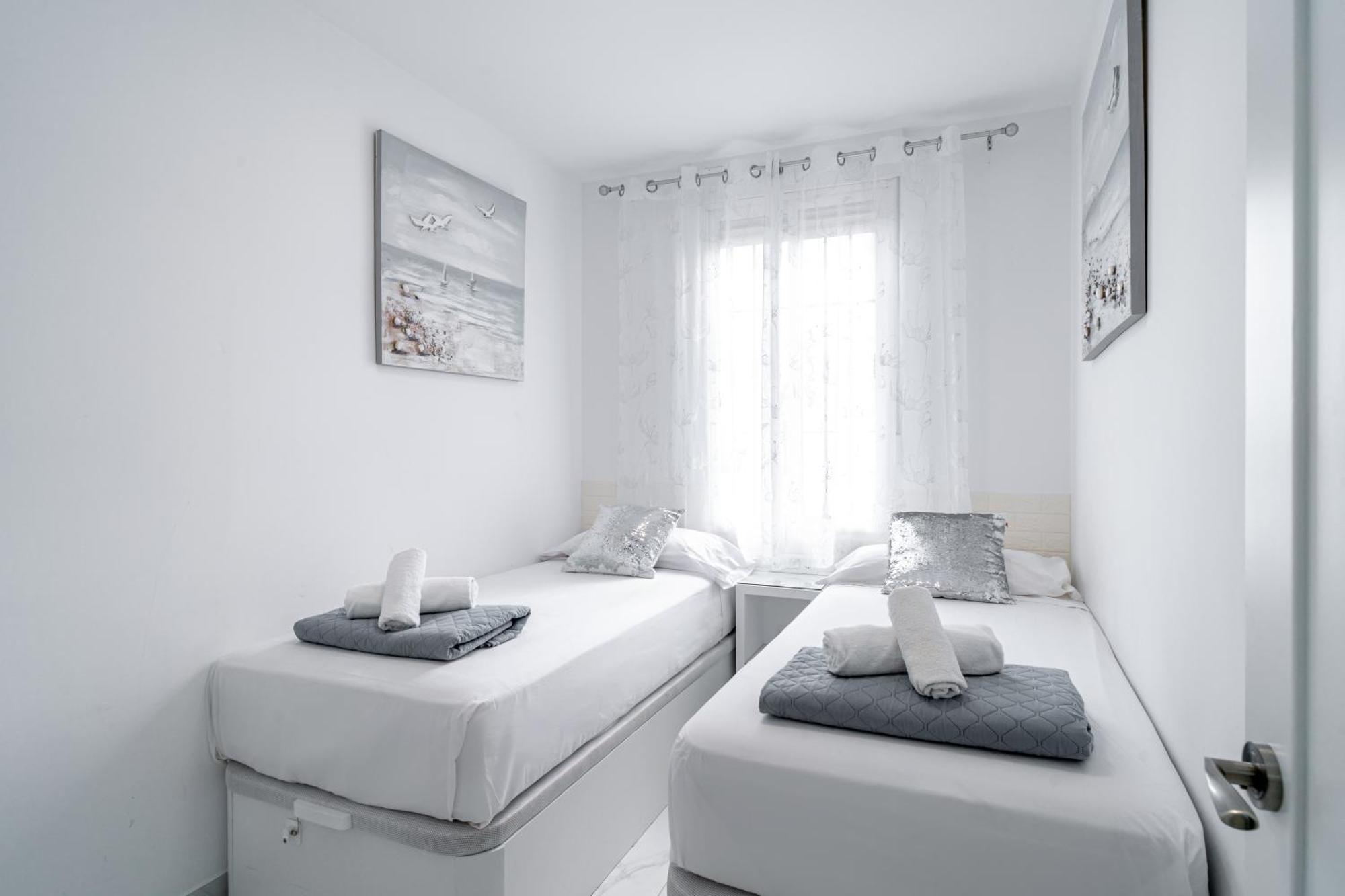 Blue Horizon Luxury Apartment เนร์คา ภายนอก รูปภาพ