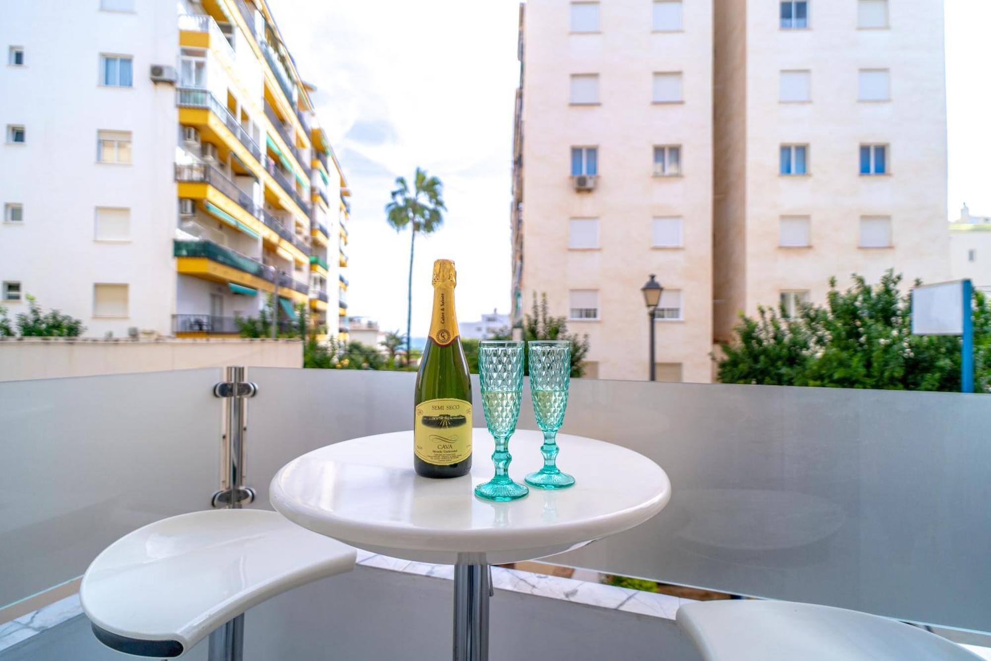 Blue Horizon Luxury Apartment เนร์คา ภายนอก รูปภาพ