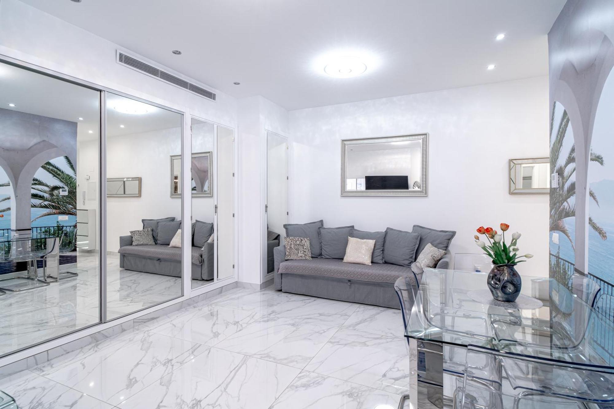 Blue Horizon Luxury Apartment เนร์คา ภายนอก รูปภาพ